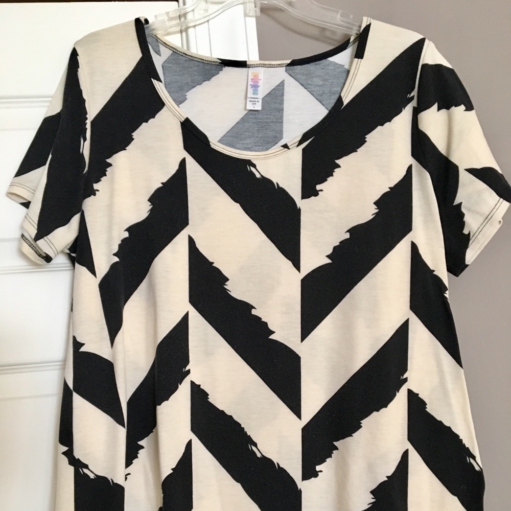 LulaRoe Classic T